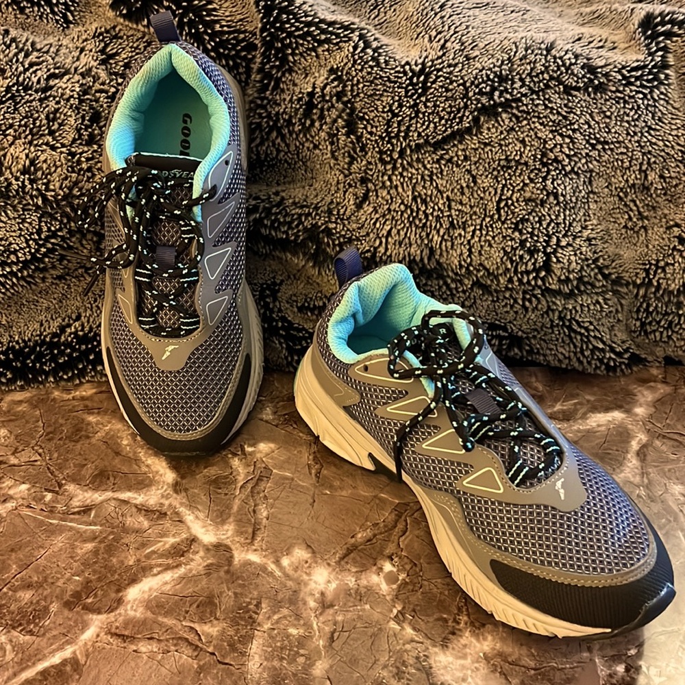 SALE! DEAL!! NWOT Goodyear All-Terrain Sole “Zara” Sneakers